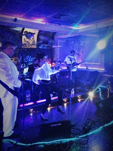 Gallery photo 2 of Cleo Blue dance band