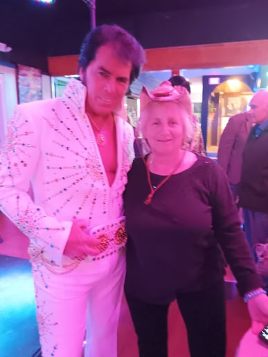 Gallery photo 7 of Close to Elvis Presents Rob E.