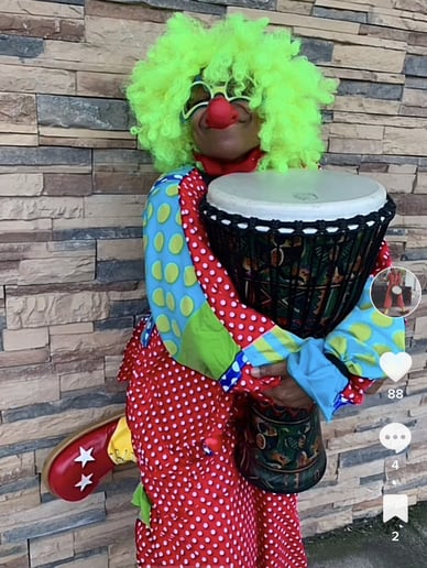 Gallery photo 2 of Clown with the Sound