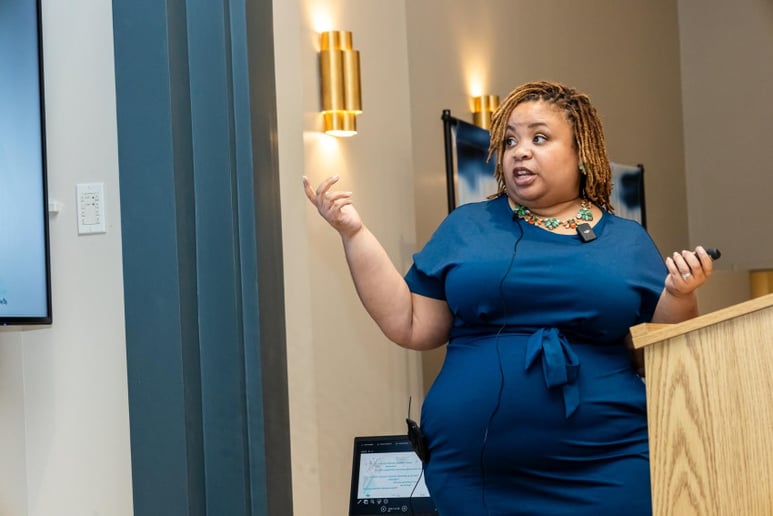 Gallery photo 6 of Coach Danni D