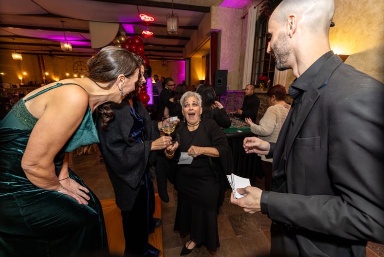 Gallery photo 2 of Jesse Dameron, Magician & Mentalist