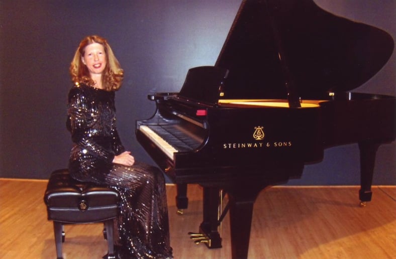 Gallery photo 2 of Cocktail Piano Music - Judy Bowen