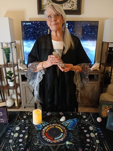 Gallery photo 3 of Vicki Arpad, Lightworker