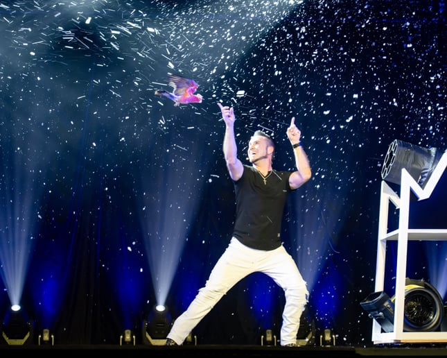 Gallery photo 3 of David Davinci • Thrillusionist®
