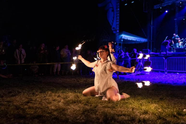 Gallery photo 1 of Colleen LaFousfous Aerialist