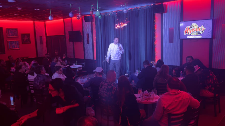 Gallery photo 4 of Comedia Entre Panas (Hispanic Comedy)