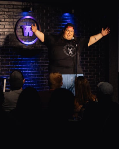 Gallery photo 4 of Comedian Alex Ansel