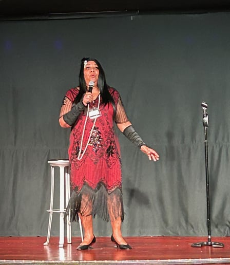 Gallery photo 1 of Comedian Thomasine