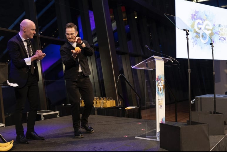 Gallery photo 3 of Comedy Magic