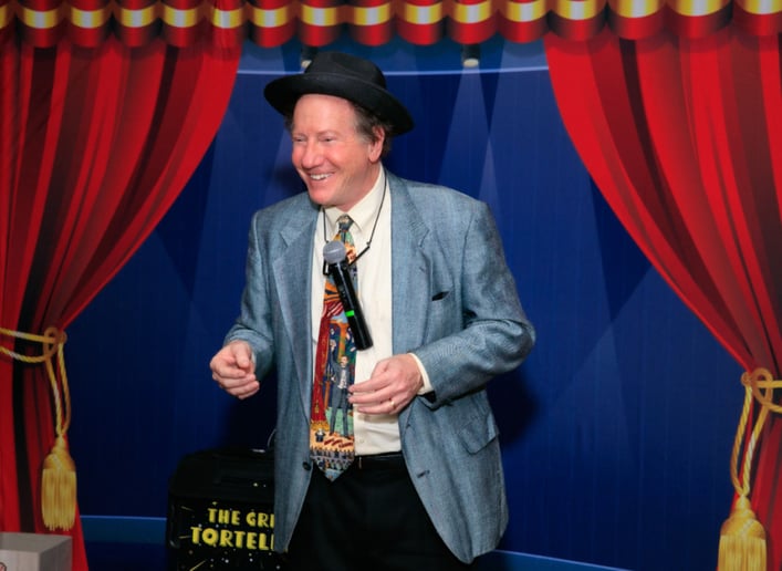 Gallery photo 10 of Comedy Magician Jeff Lefton