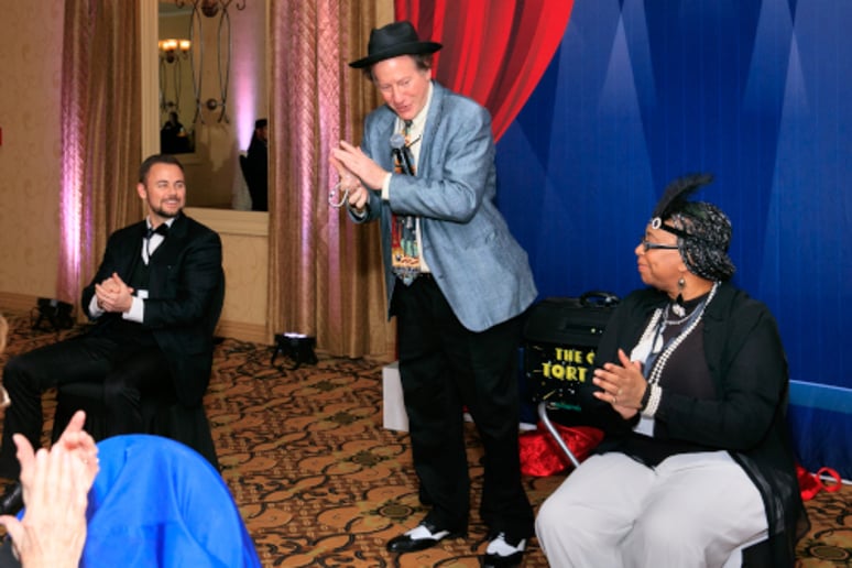 Gallery photo 5 of Comedy Magician Jeff Lefton