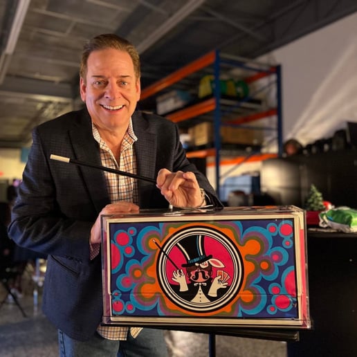 Gallery photo 3 of Comedy Magician Mike Thornton