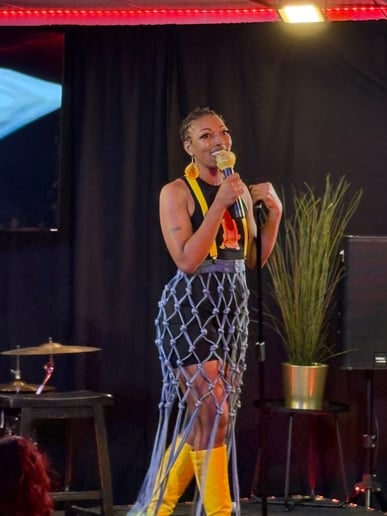 Gallery photo 5 of Misc Honey The Entertainer