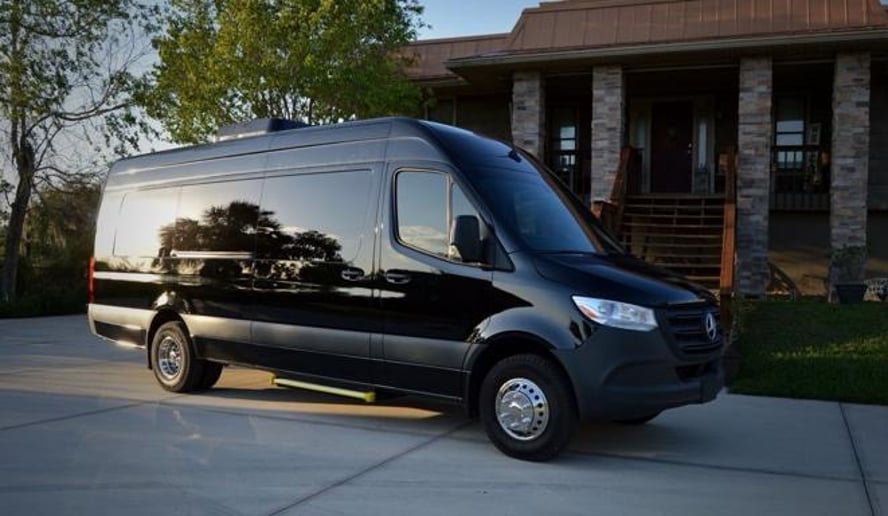 Gallery photo 3 of All Comfort & Classy Limousine Services