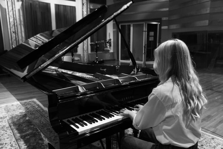 Gallery photo 3 of Commercial and Classical Pianist