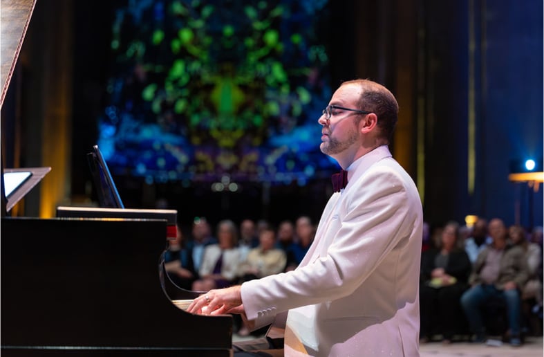Gallery photo 2 of Concert Pianist - RMG Entertainment