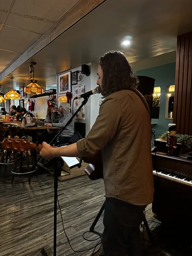 Gallery photo 3 of Conn Roche Music