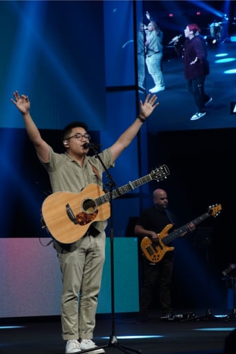 Gallery photo 4 of Contemporary Worship Leader