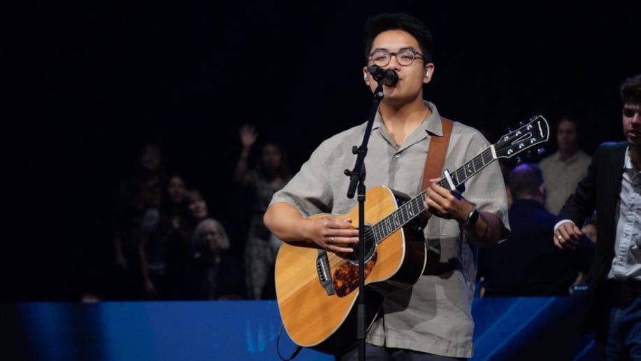 Gallery photo 10 of Contemporary Worship Leader