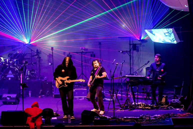 Gallery photo 3 of Continuous Signal