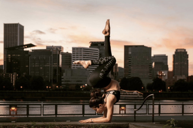 Gallery photo 2 of Marcela Bautista - Contortionist