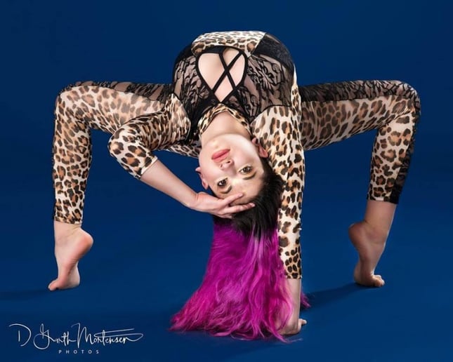 Gallery photo 9 of Marcela Bautista - Contortionist