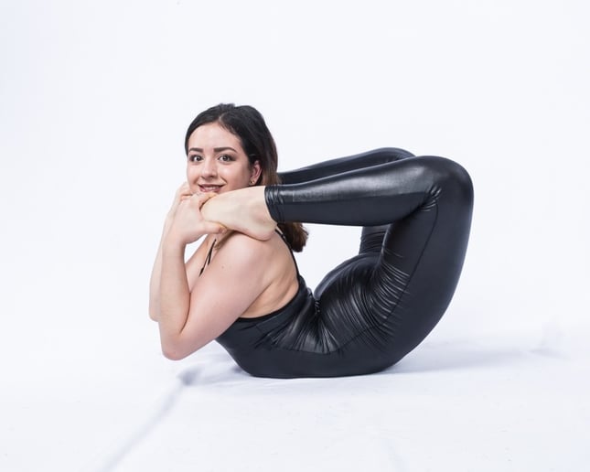 Gallery photo 1 of Nicole - Contortionist
