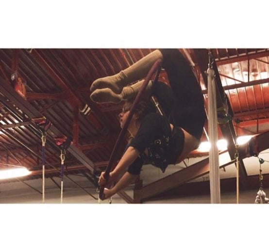 Gallery photo 10 of Nicole - Contortionist