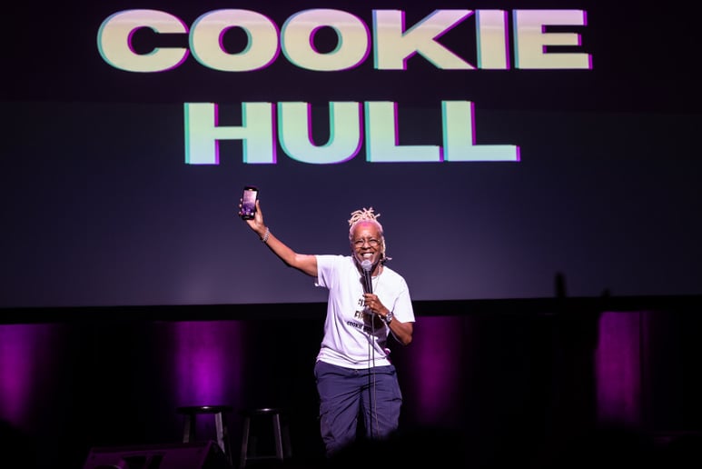 Gallery photo 7 of Cookie Hull
