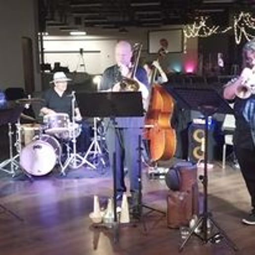 Gallery photo 1 of Cool River Jazz Band