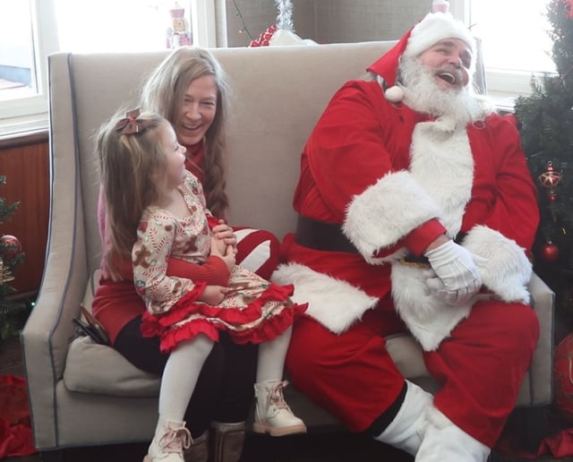 Gallery photo 9 of Cooper House Entertainment Santa Claus