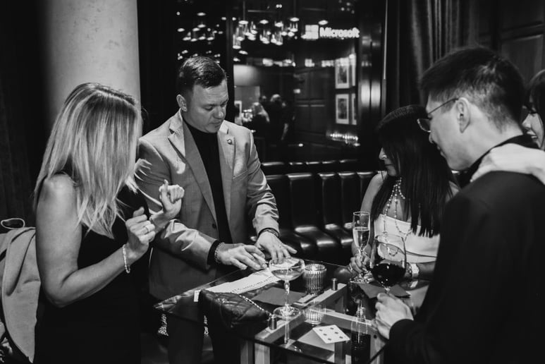Gallery photo 14 of Vitaliy Savchyshyn - Corporate/Party Magician