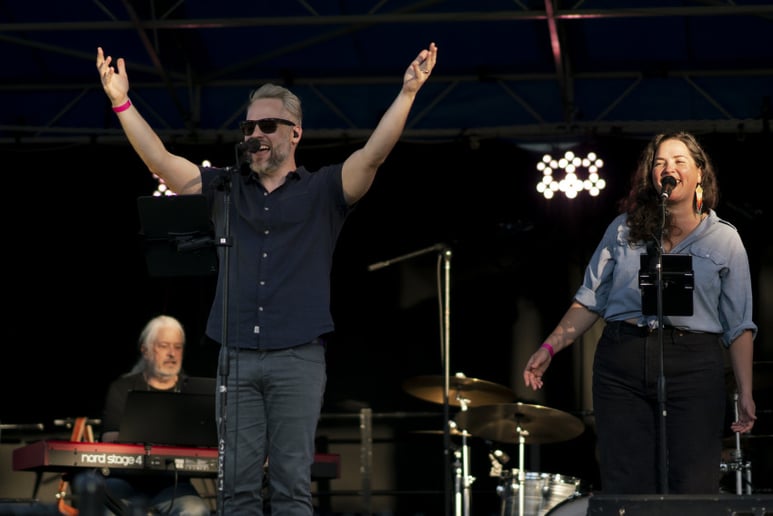 Gallery photo 9 of Counting Crows Tribute