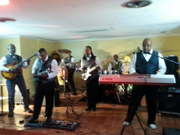 Gallery photo 2 of Cozy Corley & the Blue Gardenia Band