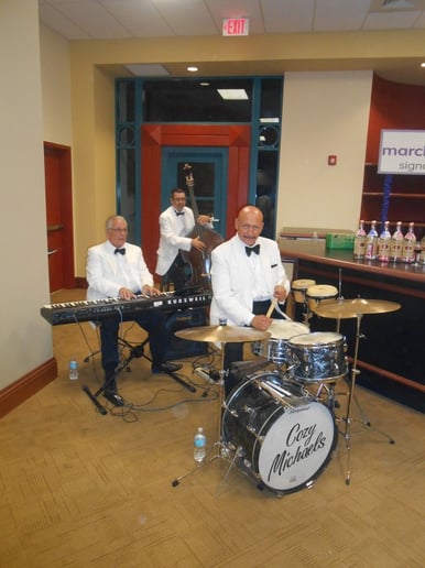 Gallery photo 3 of Cozy Michaels Trio