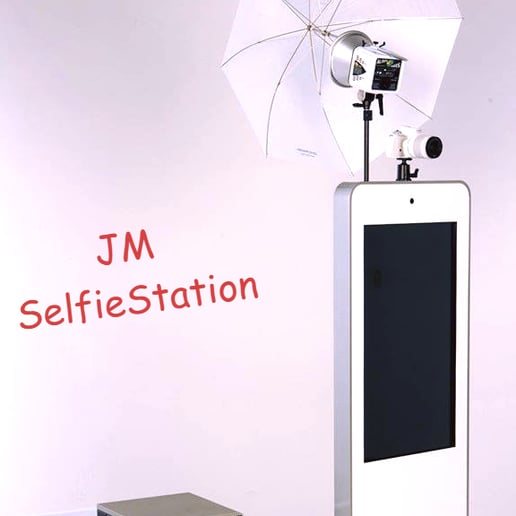 Gallery photo 1 of JM Photo Booth & Selfie Station