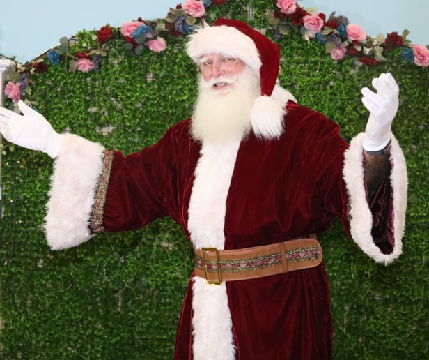 Gallery photo 9 of Santa Claus - Orange County