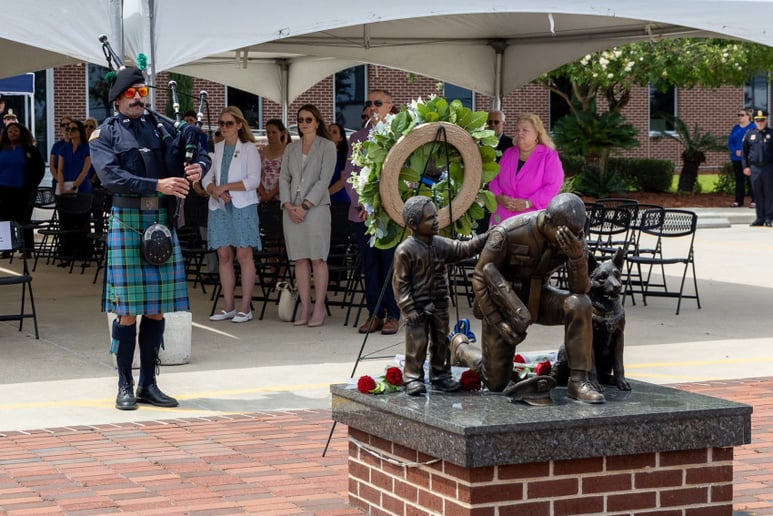 Gallery photo 1 of Crescent City Piper