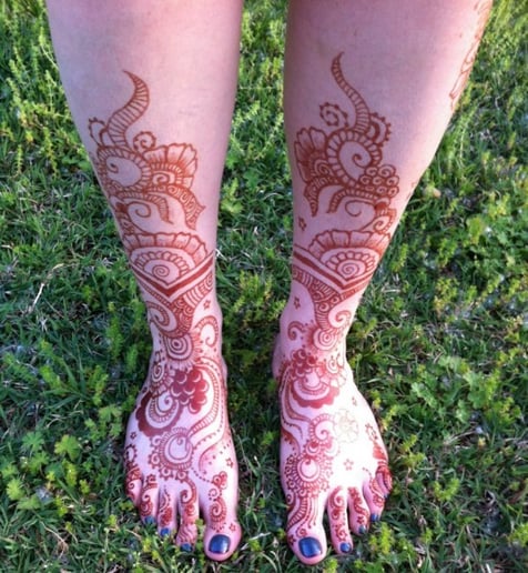 Gallery photo 8 of Crescent Moon Henna