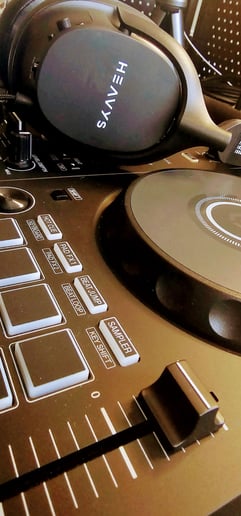 Gallery photo 4 of Crimson Core DJ Services