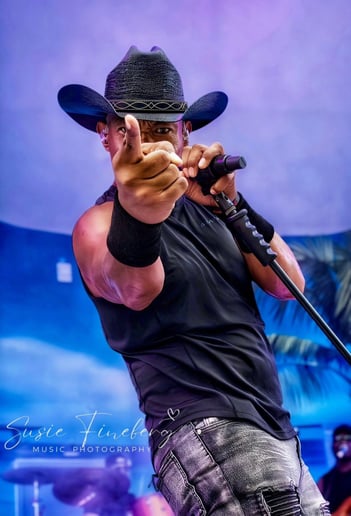 Gallery photo 9 of Crossfire Creek (New Country Band)