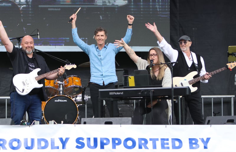 Gallery photo 1 of Hawthorne the Band