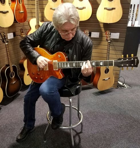 Gallery photo 1 of Steve Nichols Guitarist