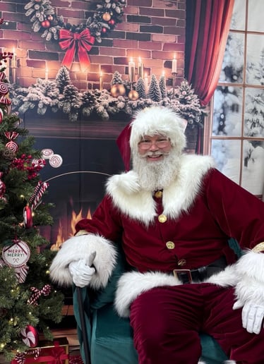 Gallery photo 1 of CT-Santa
