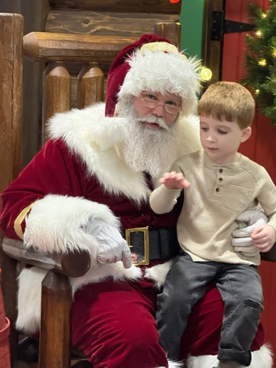 Gallery photo 2 of CT-Santa