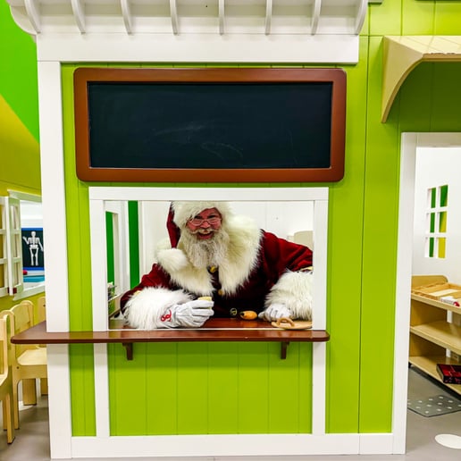 Gallery photo 5 of CT-Santa
