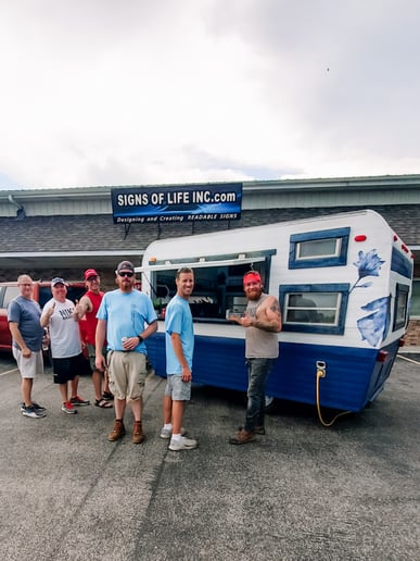 Gallery photo 7 of CurliQ Cantina Mobile bars