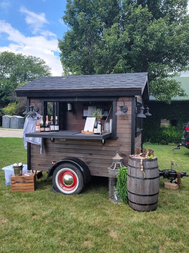 Gallery photo 6 of CurliQ Cantina Mobile bars