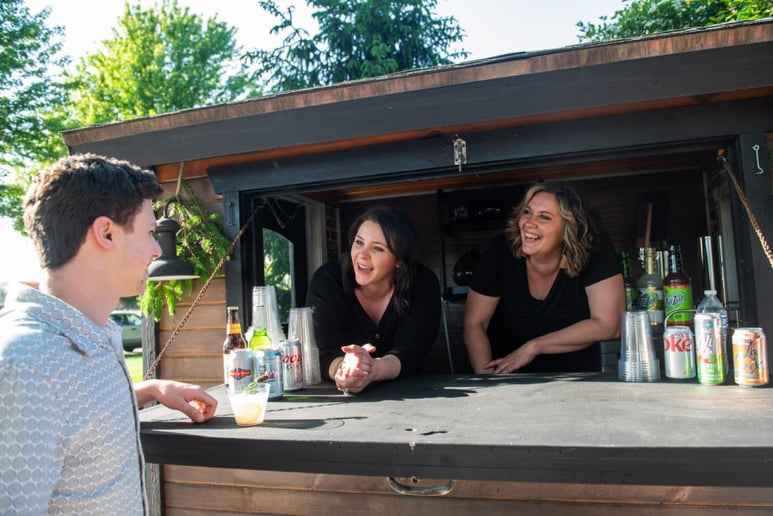 Gallery photo 8 of CurliQ Cantina Mobile bars