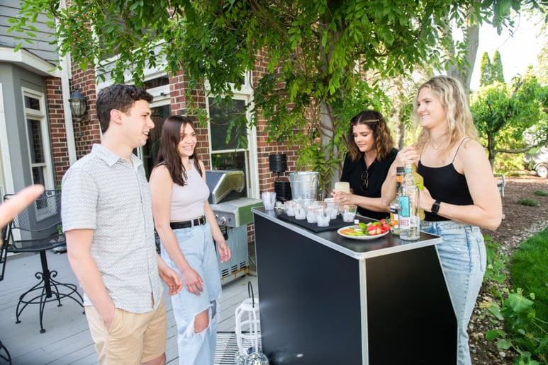 Gallery photo 9 of CurliQ Cantina Mobile bars